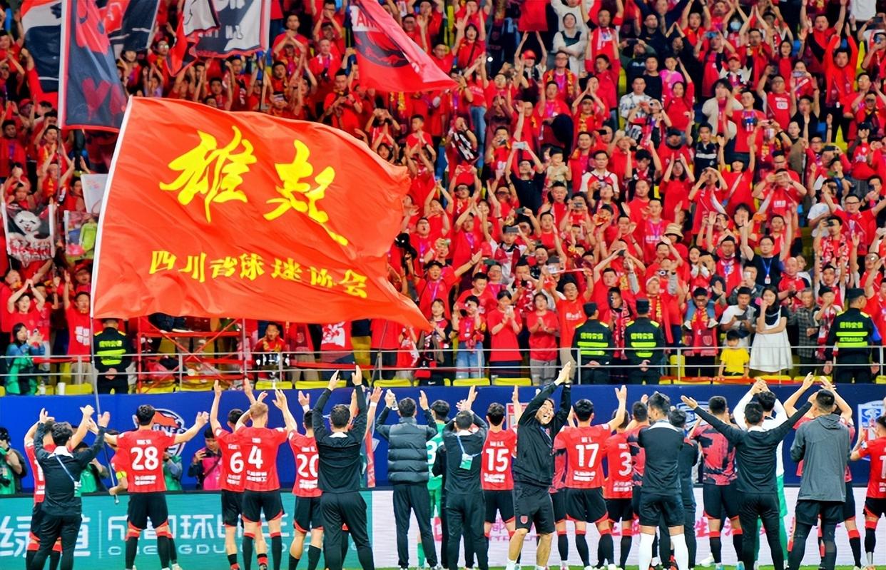 中超球队备战重要联赛，士气高涨的简单介绍