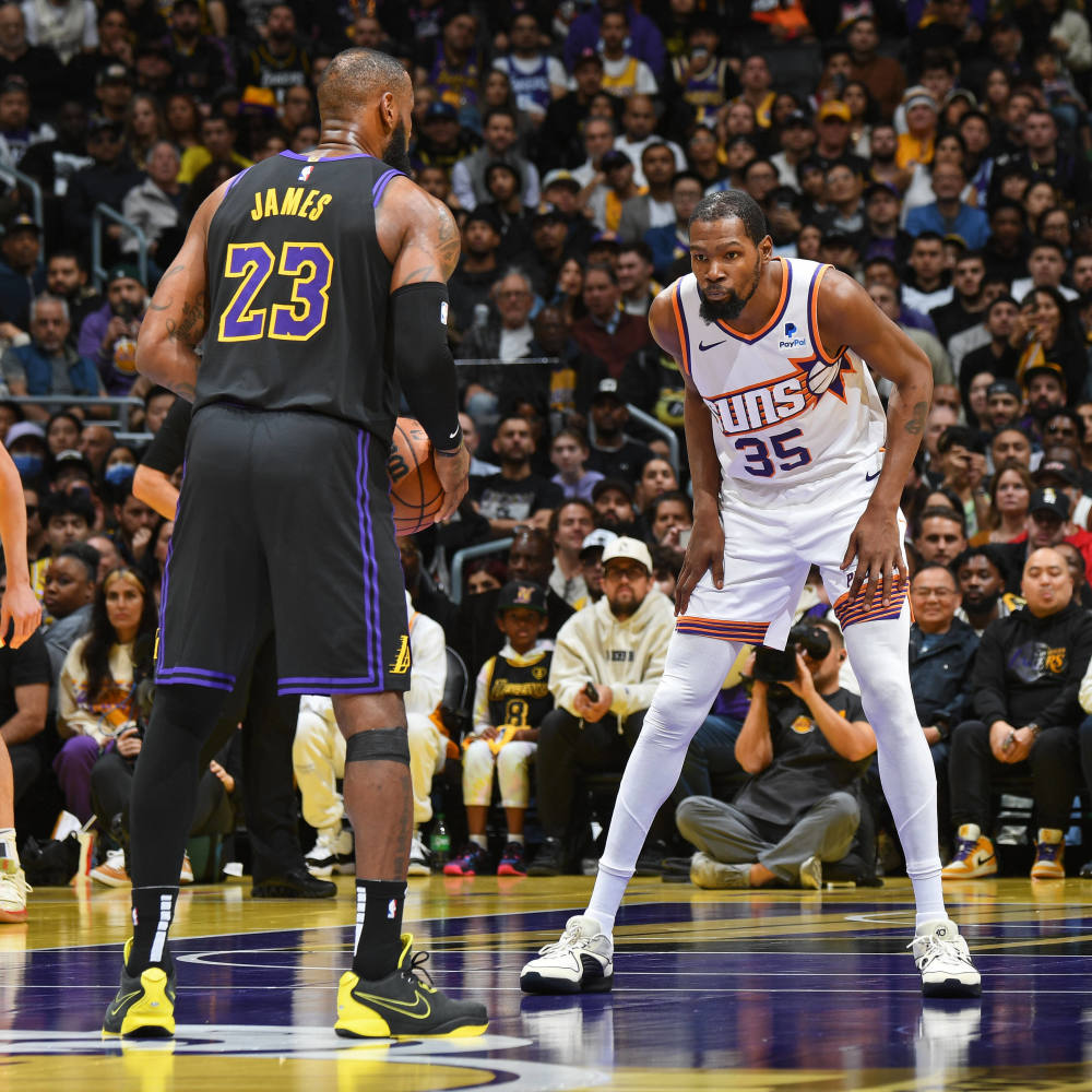 开云体育入口-NBA重磅对决：姆巴佩迎战詹姆斯，积分榜更新的简单介绍