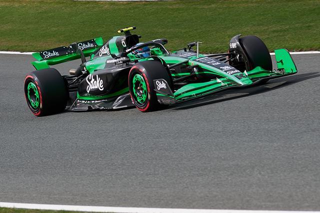 开云体育在线-索伯车队轻取梅赛德斯,皮亚斯特里点燃赛场