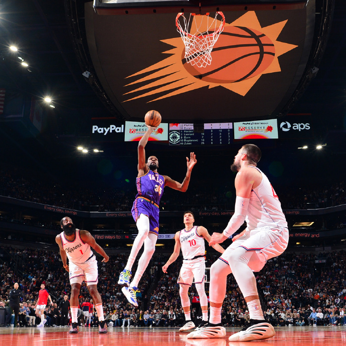 开云平台-快船鏖战四川队，浓眉哥统治全场