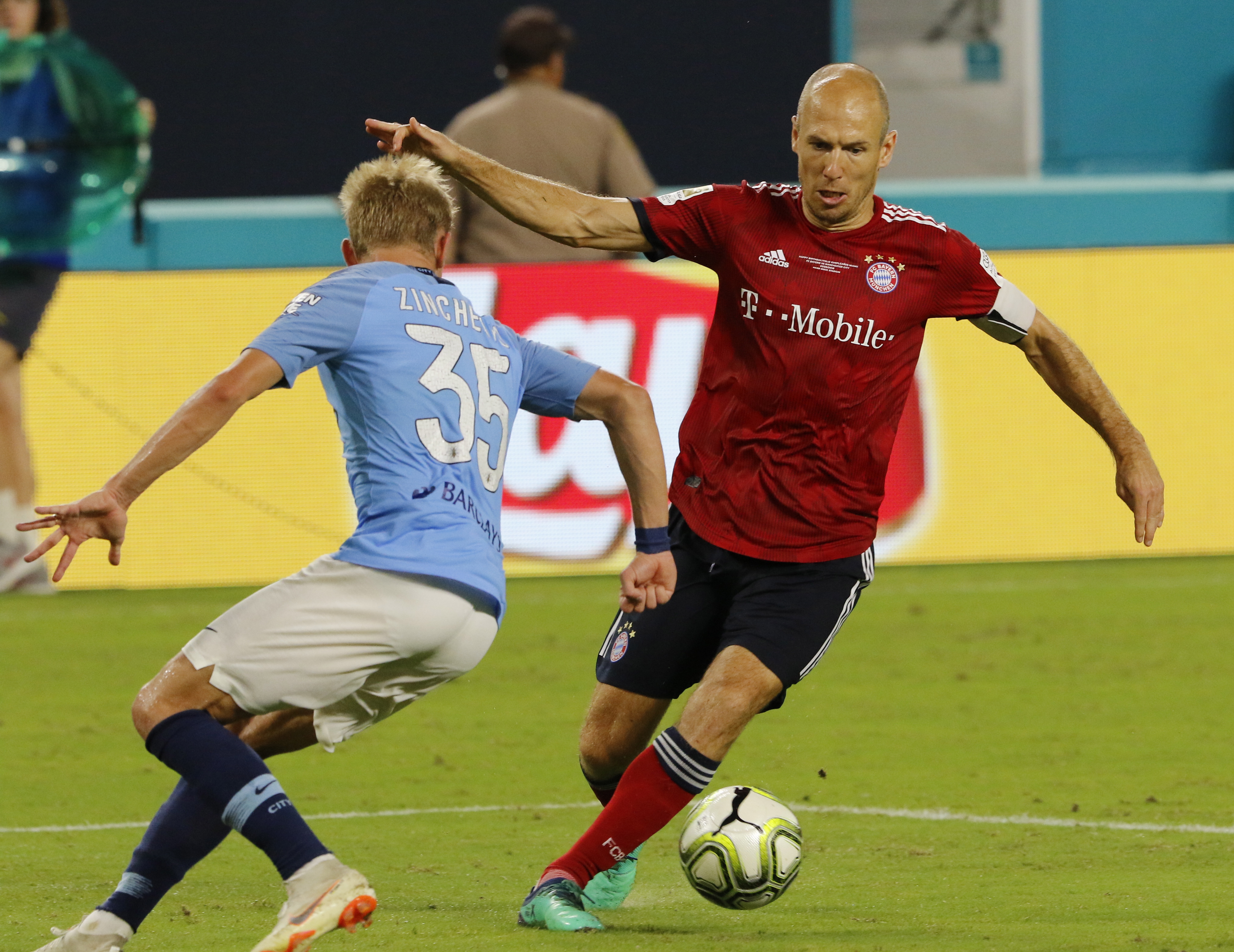 开云体育登录-曼城碾压拜仁，孔德状态火热