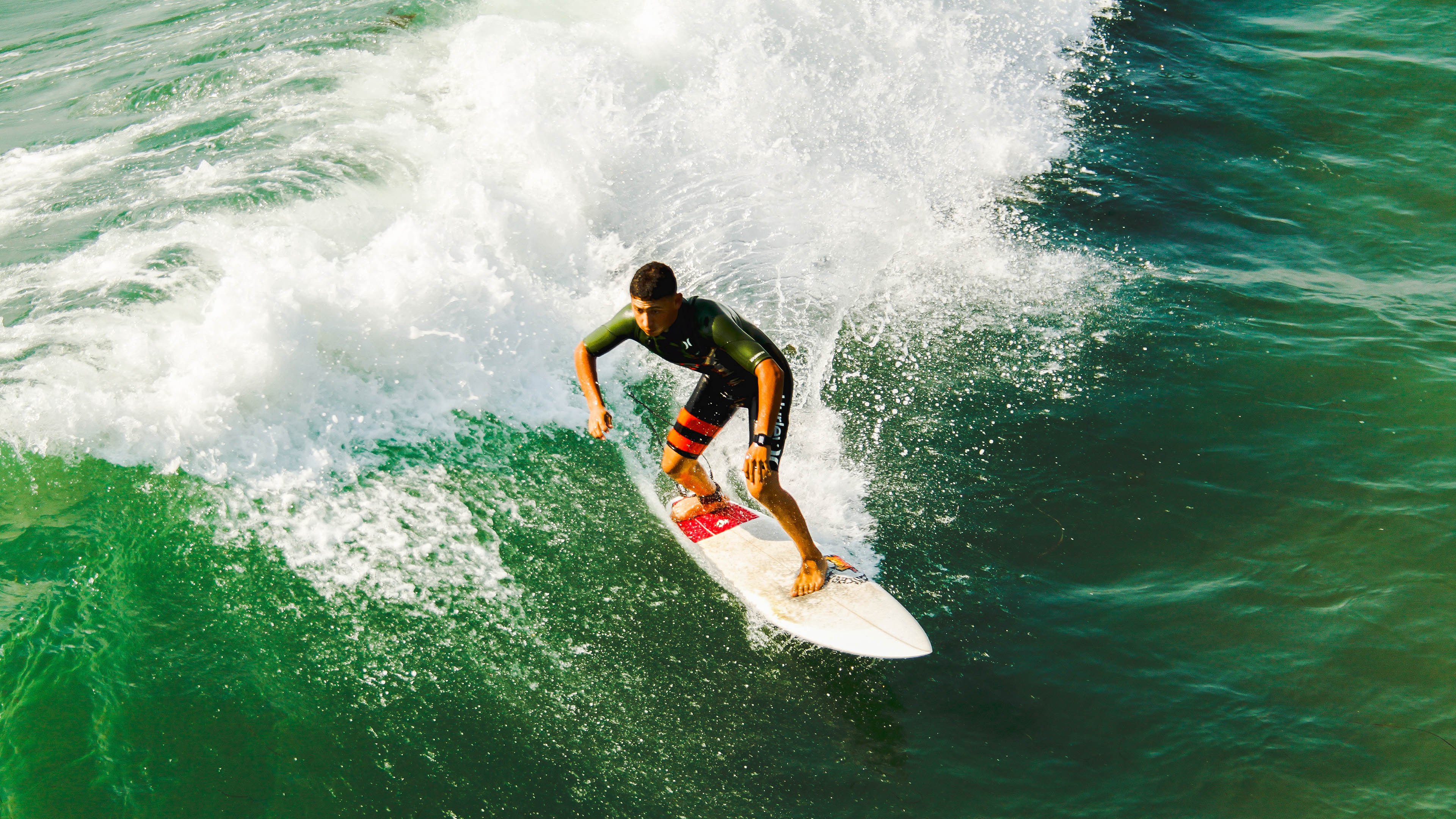 钢铁防线下的逆袭，没有巨星的活塞如何撕碎了奇才的冠军梦？